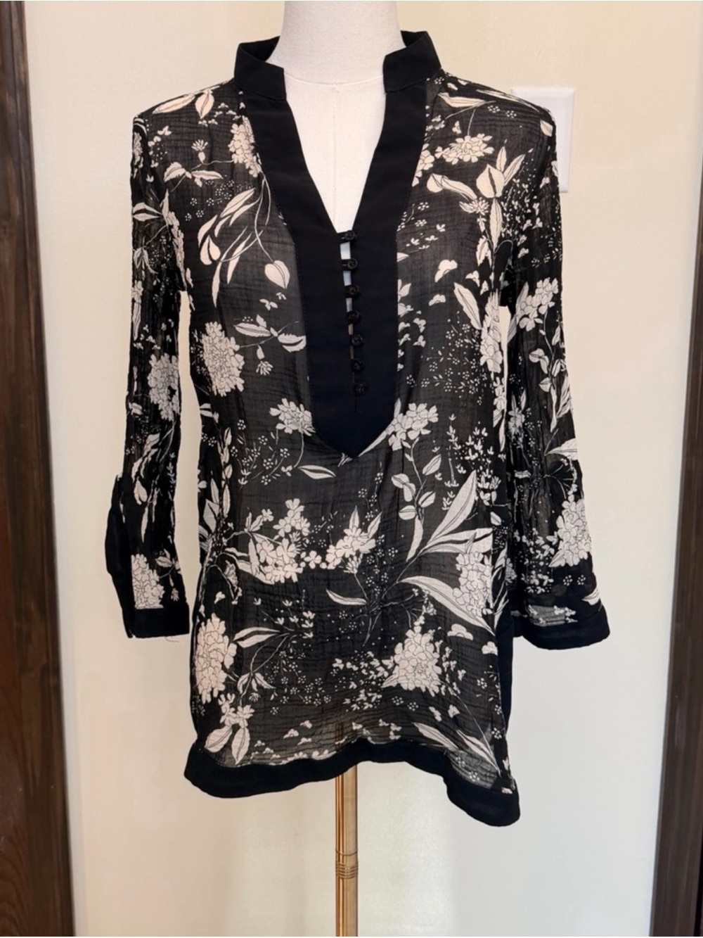 Zara Black & White Floral Split-Neck Women's Blouse